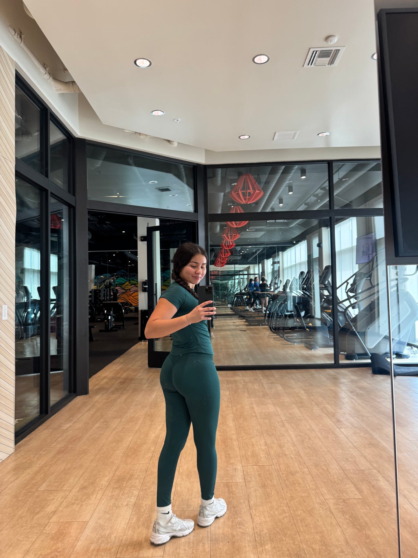 Compression butterfly set